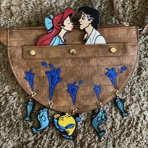 Danielle Nicole Kiss the Girl crossbody